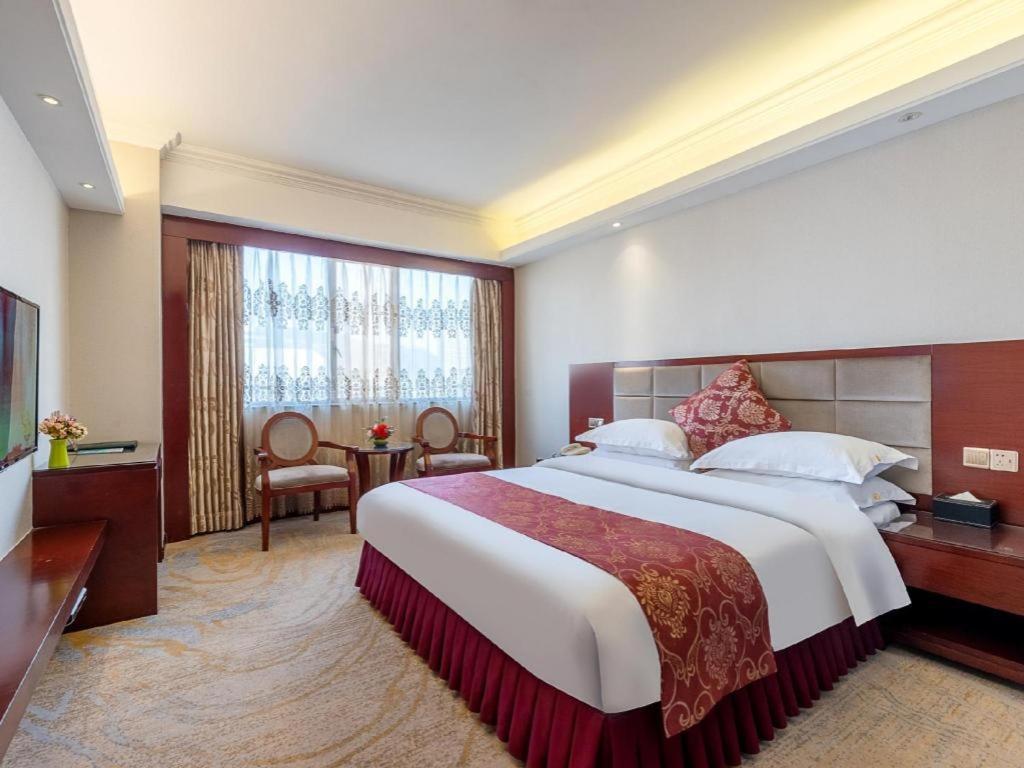 Overseas Chinese Hotel Zhuhai Exterior photo