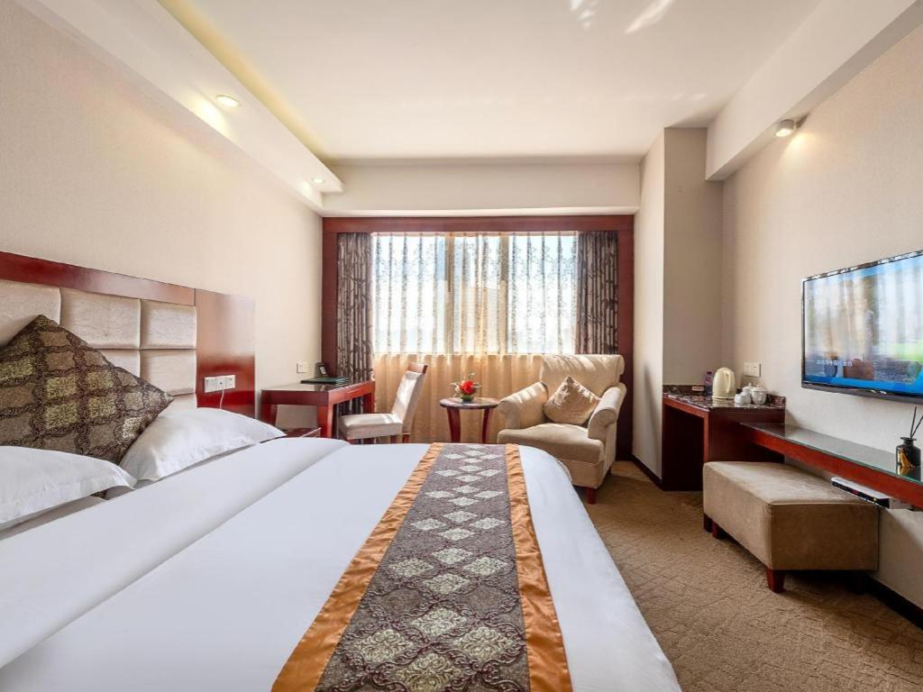 Overseas Chinese Hotel Zhuhai Exterior photo