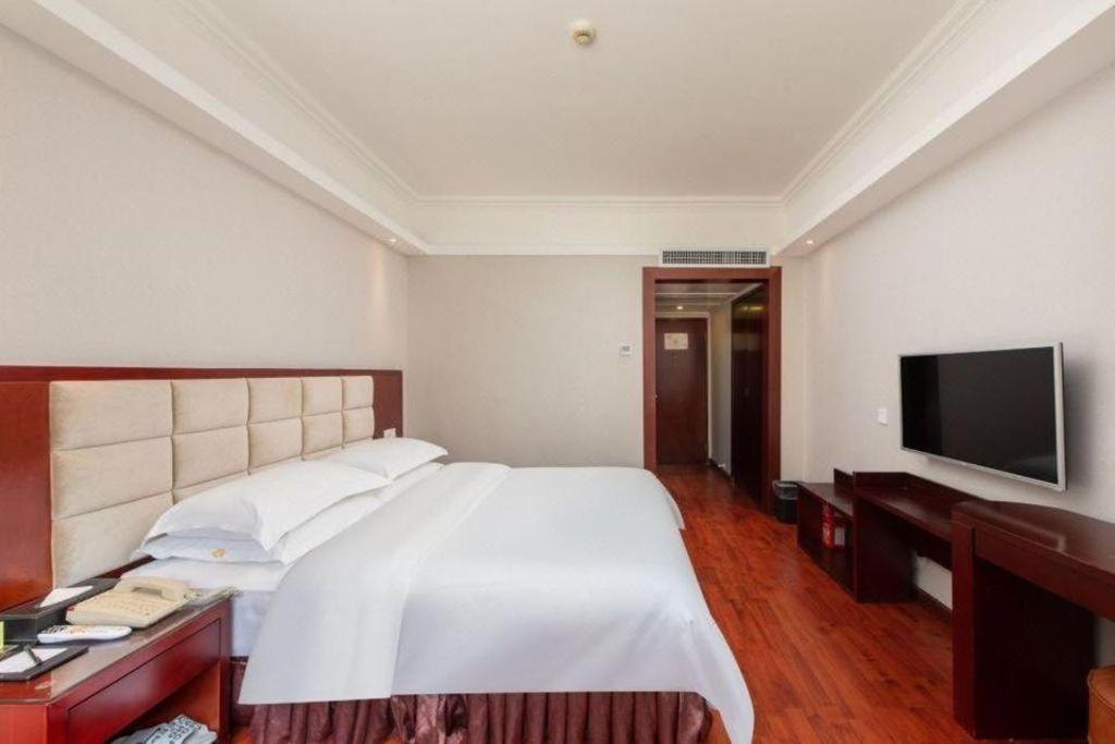 Overseas Chinese Hotel Zhuhai Exterior photo