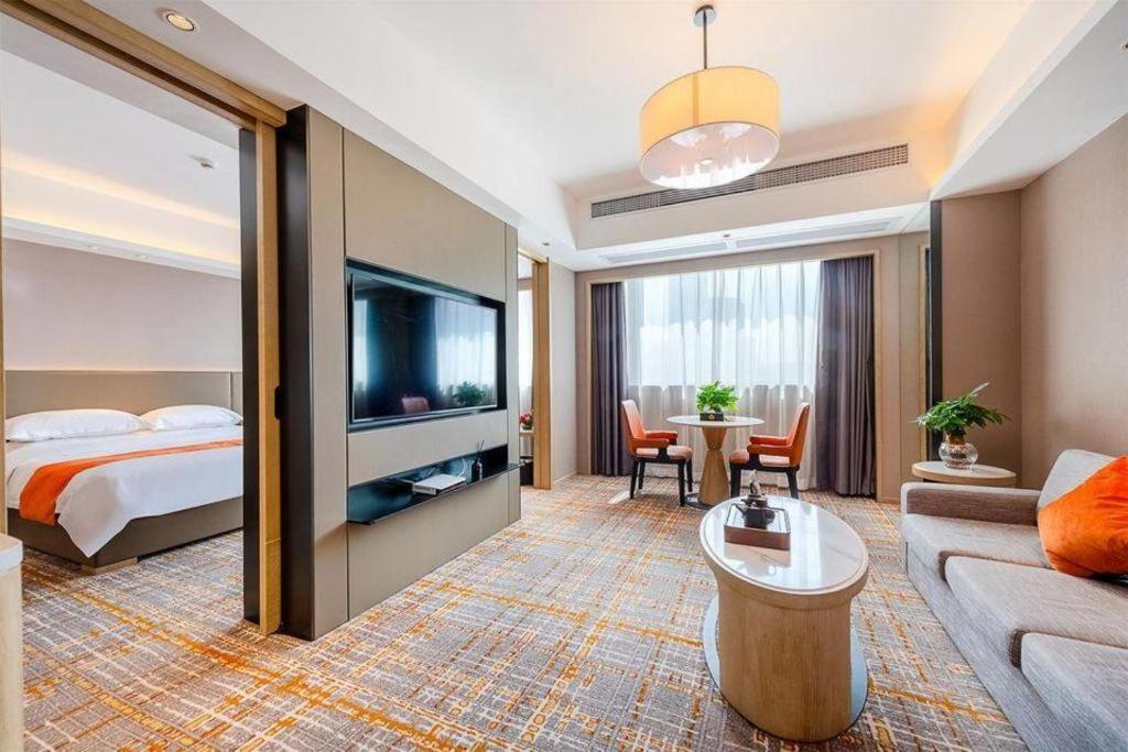 Overseas Chinese Hotel Zhuhai Exterior photo