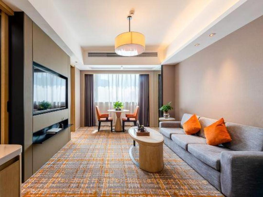 Overseas Chinese Hotel Zhuhai Exterior photo