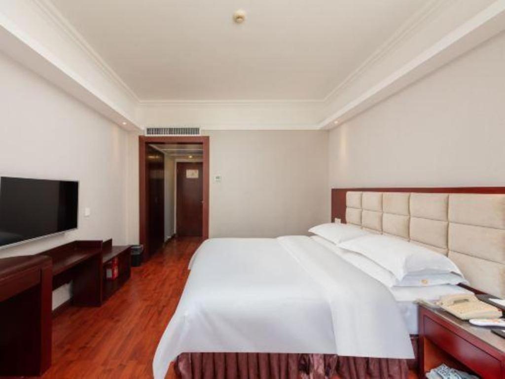 Overseas Chinese Hotel Zhuhai Exterior photo
