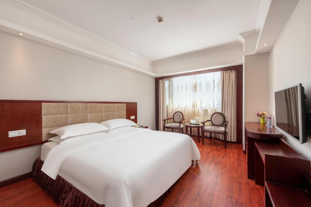 Overseas Chinese Hotel Zhuhai Exterior photo